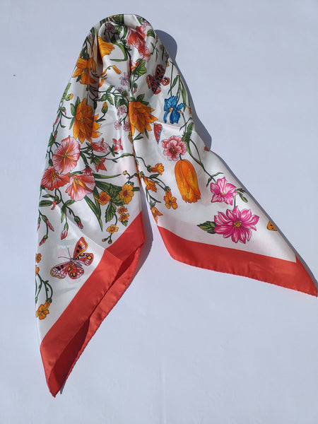Fiore (flower)🌺🌷🌼🌹 con farfalle (butterflies) foulard flora