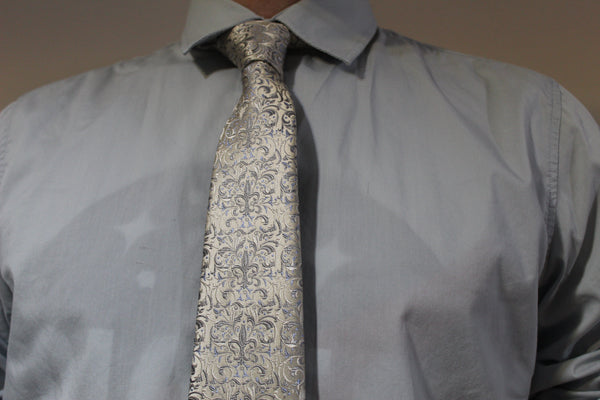 Tie lily of Florence ( cravatta con Il giglio di Firenze)