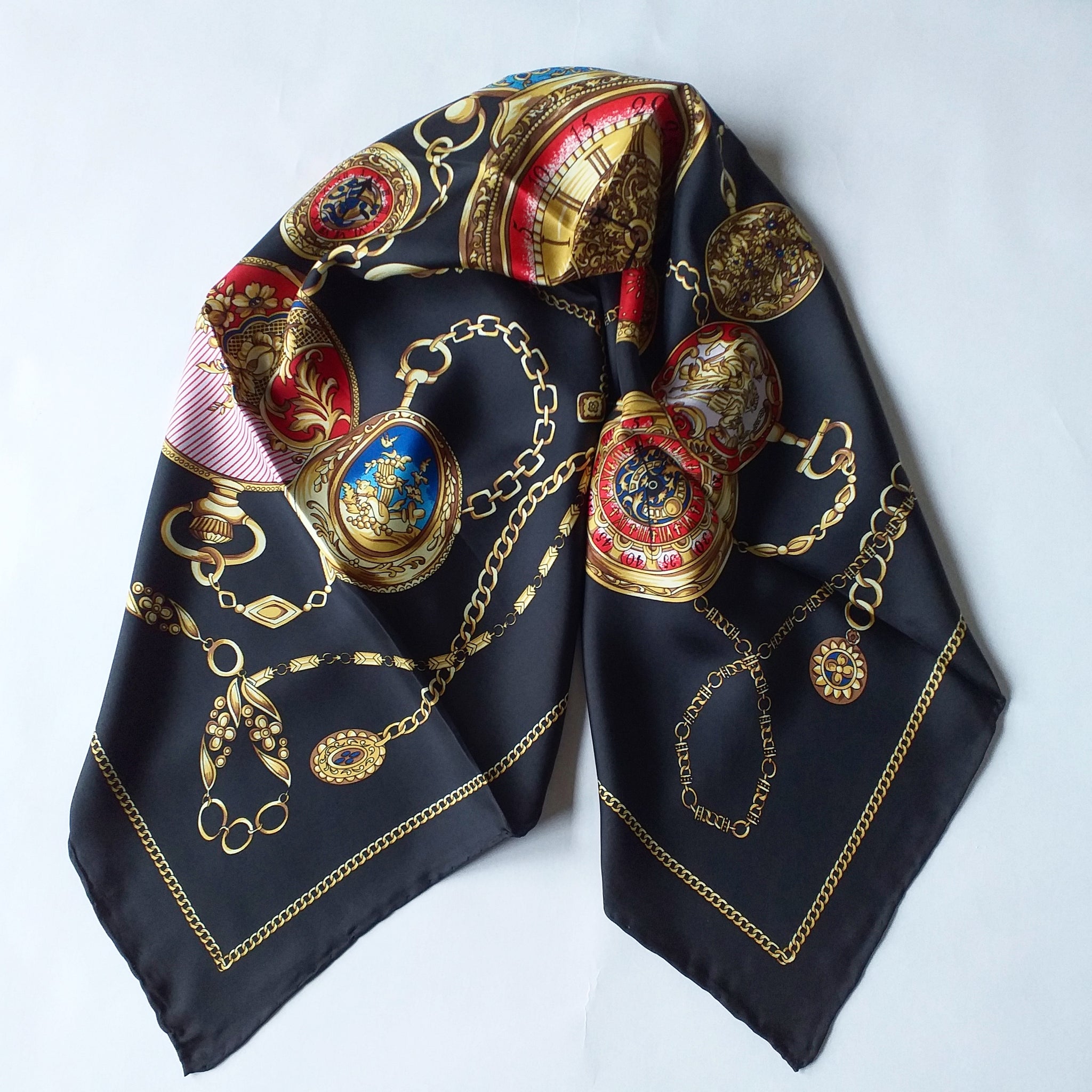 foulard con 🕰️⌚😃🎗️, orologi , catene , orologi da taschino e medaglioni(watches, chains, pocket watches and medallions)