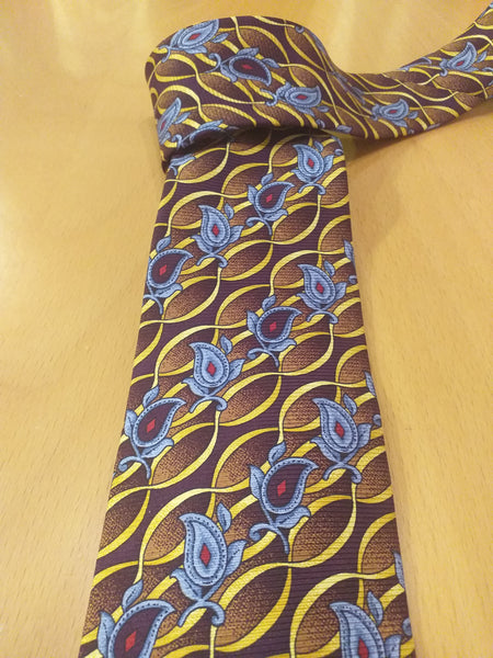 Cravatta con motivo Paisley (Paisley pattern tie)
