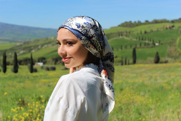 Foulard bianco - rose fiori rami - white headscarf with roses flowers branches