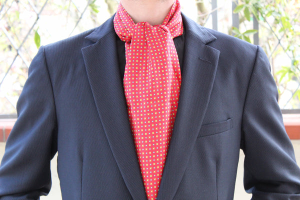 Ascot 🎭👔🍹🍸🏍️🛵🧣confort della sciarpa e l'eleganza della cravatta (comfort of the scarf and the elegance of the tie)