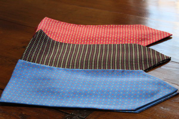 Ascot 🎭👔🍹🍸🏍️🛵🧣confort della sciarpa e l'eleganza della cravatta (comfort of the scarf and the elegance of the tie)