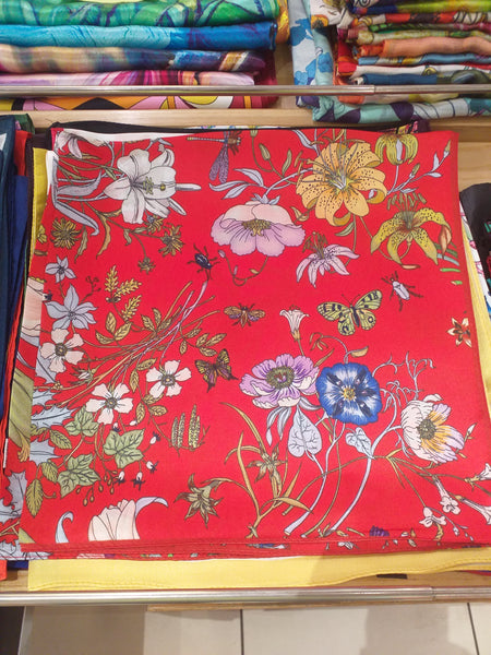 Foulard floreale ( floral square scarf )