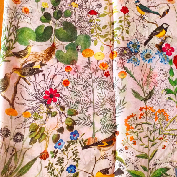 sciarpa con uccellini🐦🐦🌺🌺 , fiori e ninfee (scarf with birds, flowers and water lilies)