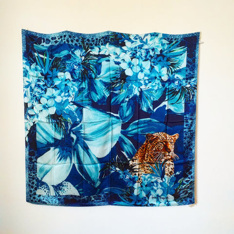 Scialle (shawl) Laura Biagiotti con leopardo 🐆🐆,fiori🌺🌷 , savana e maculato ( with leopard, flowers, savannah and spotted).