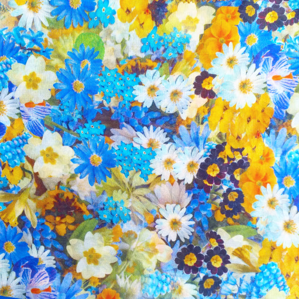 Sciarpa con margherite,gigli e fiori di pruno🌺🌼💐🌸(Scarf with daisies, lilies and plum blossoms )