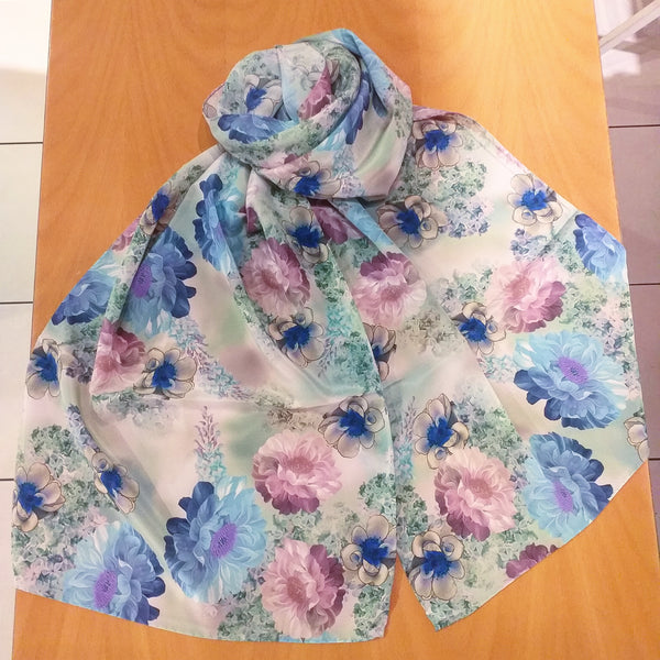 Sciarpe con fiordalisi , dalie , rose , boccioli e margherite(Scarves with fiori️ flowers such as cornflowers, dahlias, roses, buds and daisies)